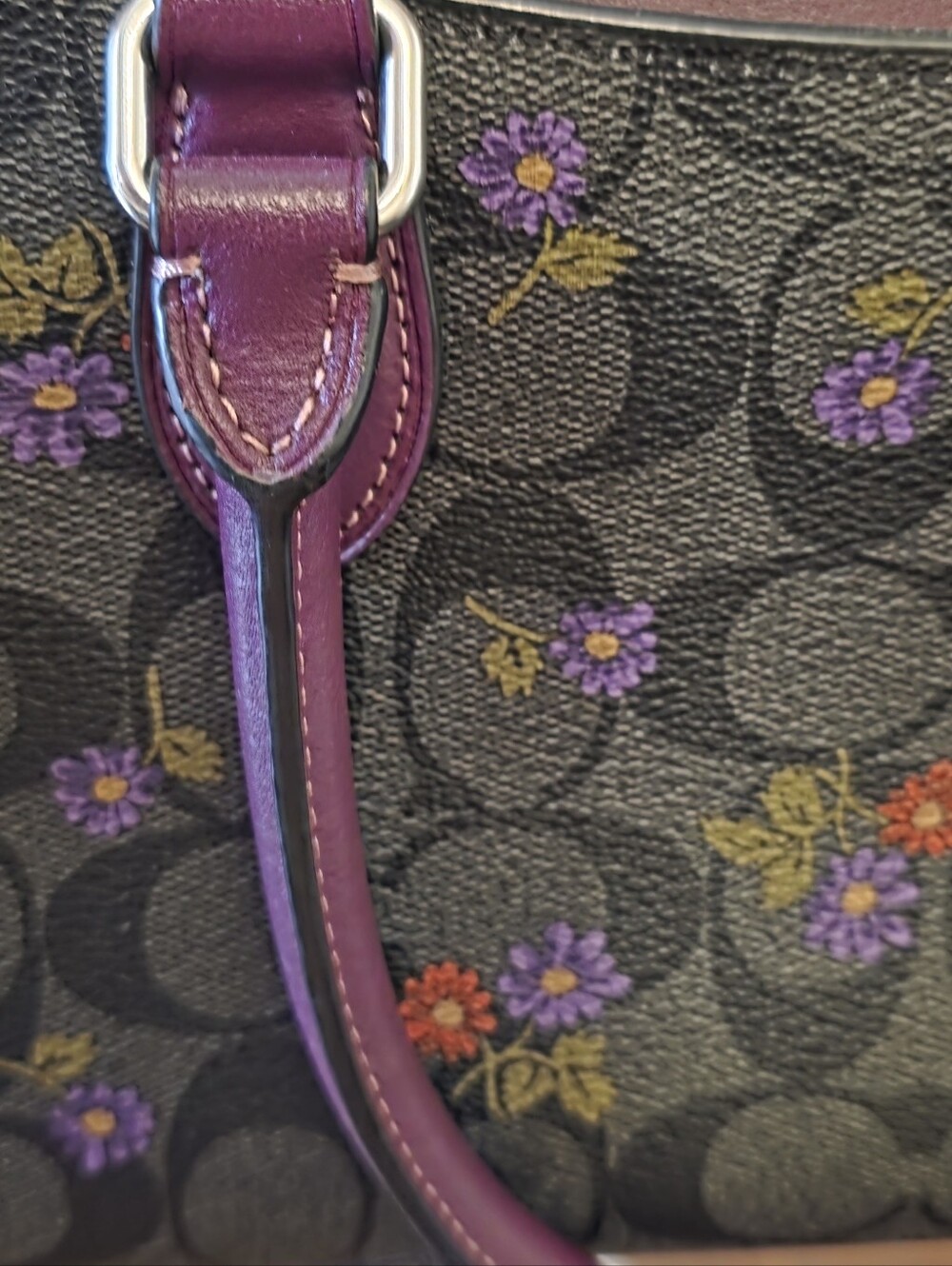 Coach Purse - Picture 4 of 9